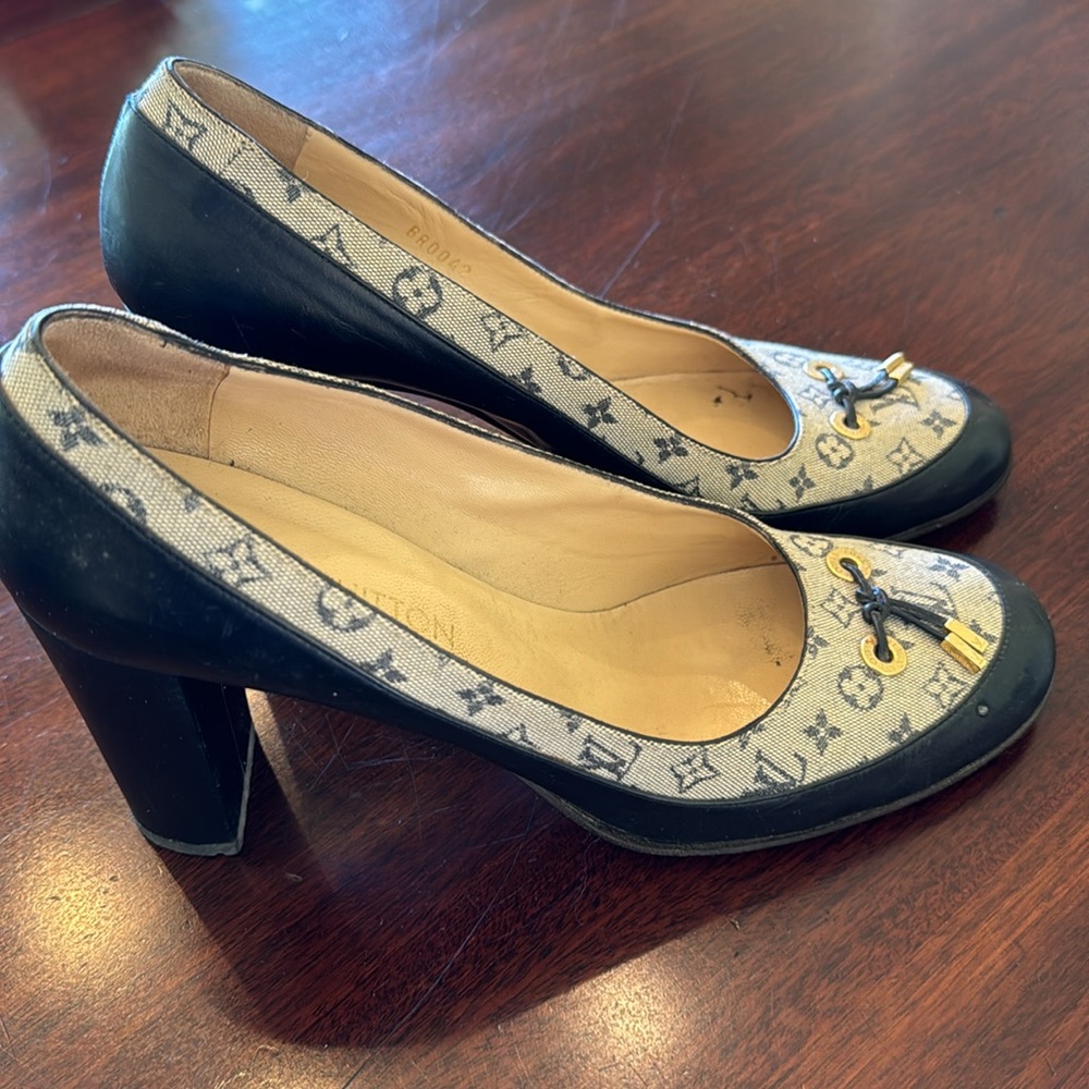 Louis Vuitton pumps - Picture 5 of 7